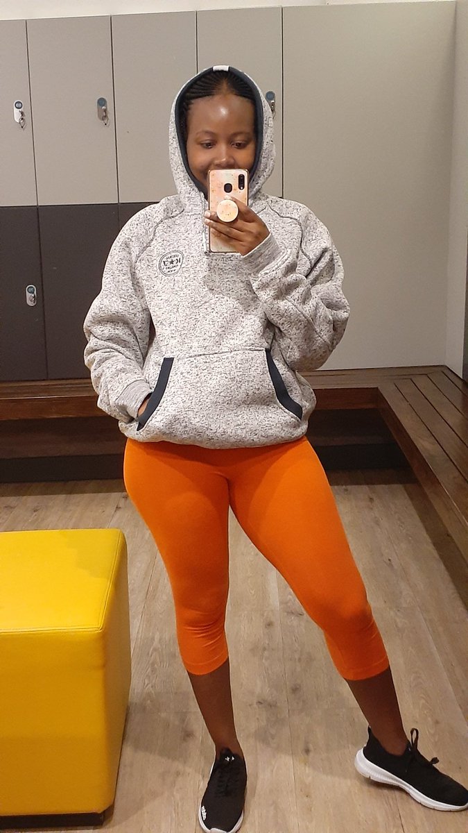 NdlovuNerissah's tweet image. My personal trainer says &apos;Posture Sis Dololo&apos; 😂😂😂.Well can&apos;t argue with him for now 🤔 but mara #Posturechallenge taken @VivaGymSA