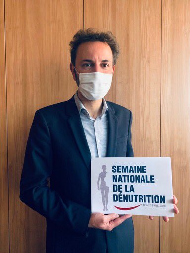 .<a href="/RiviereGerard/">Gérard Rivière</a>,  président de la @Cnav_actu, avait signé le Manifeste pour une révolution de la longévité qui alertait sur la dénutrition. Aujourd’hui <a href="/renaud_villard/">Renaud Villard</a> apporte son soutien à la #Semainedénutrition2020 du 12 au 19 novembre. Merci de RT pour mobiliser ! Infos ici ⤵️