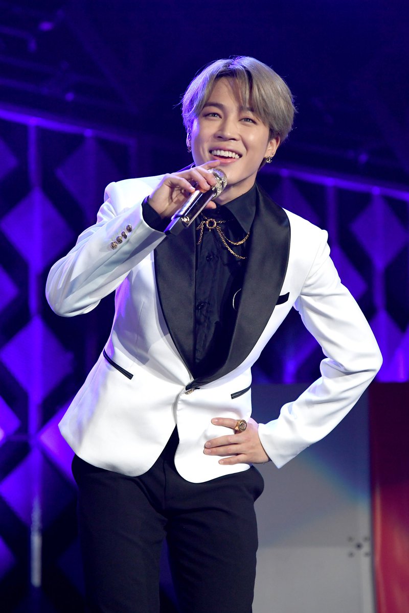 iHeartRadio's tweet image. We love you! #HappyBirthdayJimin 💜