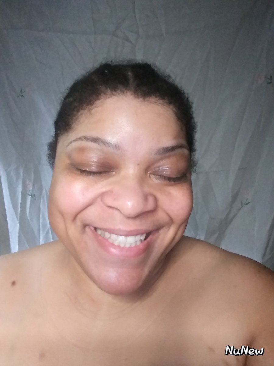 itsallnunew2's tweet image. The simple pleasures of joy and peace. Clearer skin helps too. Embrace it. #putHimfirst #affirmation #abetterday #abetterme #selfcare #beyourbest #increments #smile #dimples #Support