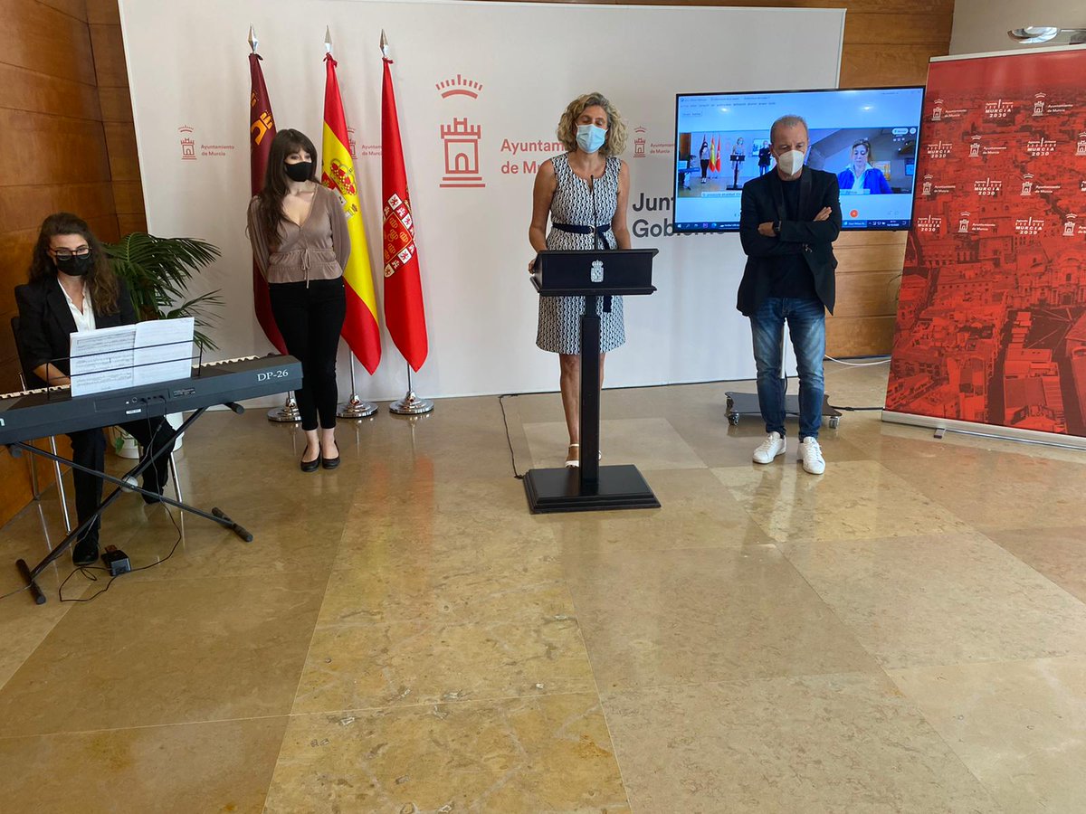Murcia2030's tweet photo. La Concejala de Agenda Urbana y Gobierno Abierto, @MerBernabe ha presentado, dentro del Día de las Bibliotecas, la actividad #LibrosEnAcustico, un nuevo formato en el que música y literatura se entremezclan dando lugar a un espacio único.
@RMBM17 

https://t.co/DWEDv1wzcO https://t.co/9DBAIBwpNc