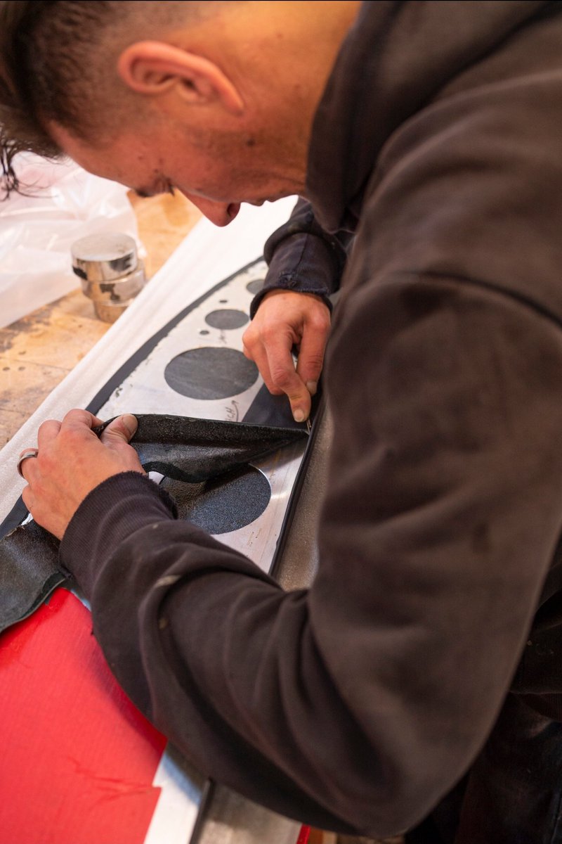 dclassauto's tweet image. A very unique AC Cobra dashboard retrimmed for @redlinecobra once again. The signed black leather has been supplied from Shelby American, making this dashboard quite special. We will do a follow up post once the dashboard and dials have been fitted.