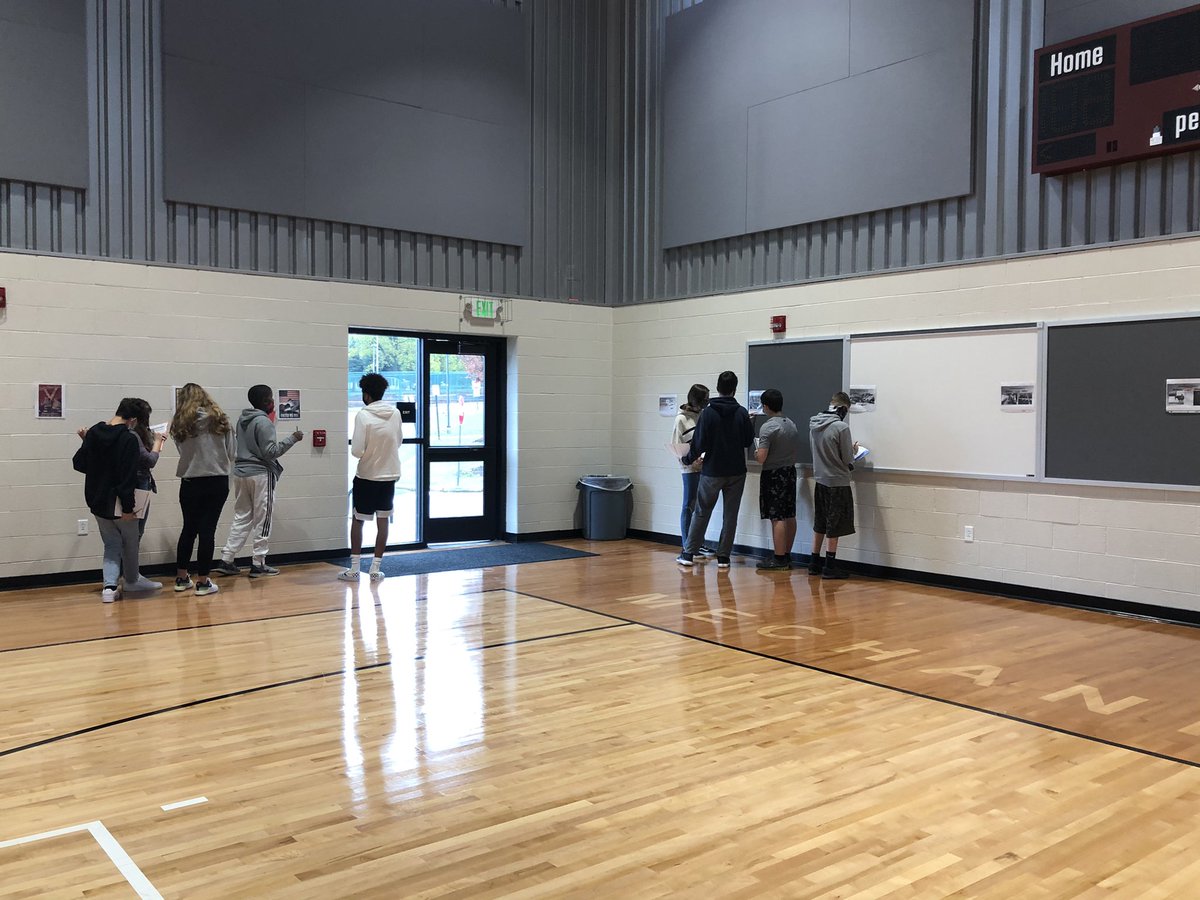 msKTearley's tweet image. “In House Fieldtrip” at the WAC. Students visiting the WWII Homefront exhibit.