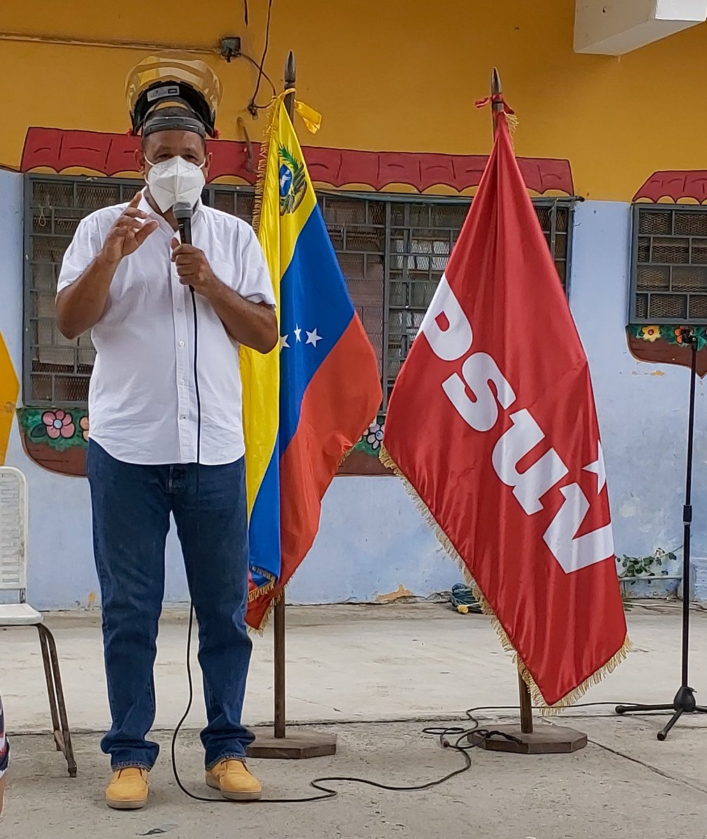 RodolfoSanzPSUV's tweet photo. Ganar la Asamblea Nacional permitirá generar las condiciones q requerimos para solucionar problemas que hoy aquejan al venezolano, y para mí el más importante,  el tema económico.  
#EsTiempoDeElegir rescatar el poder legislativo y apoyar los grandes esfuerzos de @NicolasMaduro https://t.co/ay8L2JK514