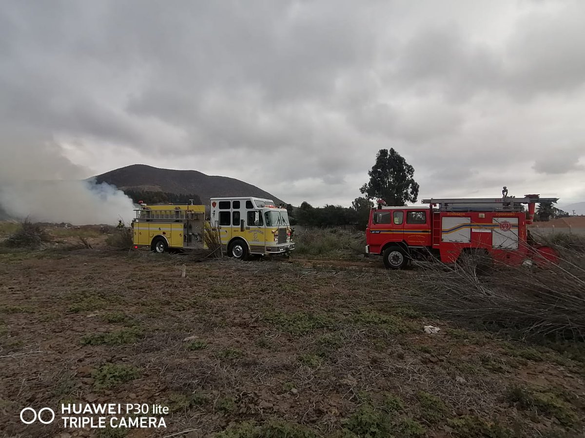 Comandancia Bomberos Coquimbo ⭐️⭐️⭐️ (@comandancia_cbc) on Twitter photo unidad BX8 de <a href="/OCoquimbo/">Octava Compañía Bomberos Coquimbo</a> y unidad B5 <a href="/bombaquinta/">Quinta CBS</a> de <a href="/CB_LaSerena/">Bomberos La Serena</a> trabajan en conjunto en zona límite comunal para incendio de pastizales...... #launionhacelafuerza unidad BX8 de <a href="/OCoquimbo/">Octava Compañía Bomberos Coquimbo</a> y unidad B5 <a href="/bombaquinta/">Quinta CBS</a> de <a href="/CB_LaSerena/">Bomberos La Serena</a> trabajan en conjunto en zona límite comunal para incendio de pastizales...... #launionhacelafuerza