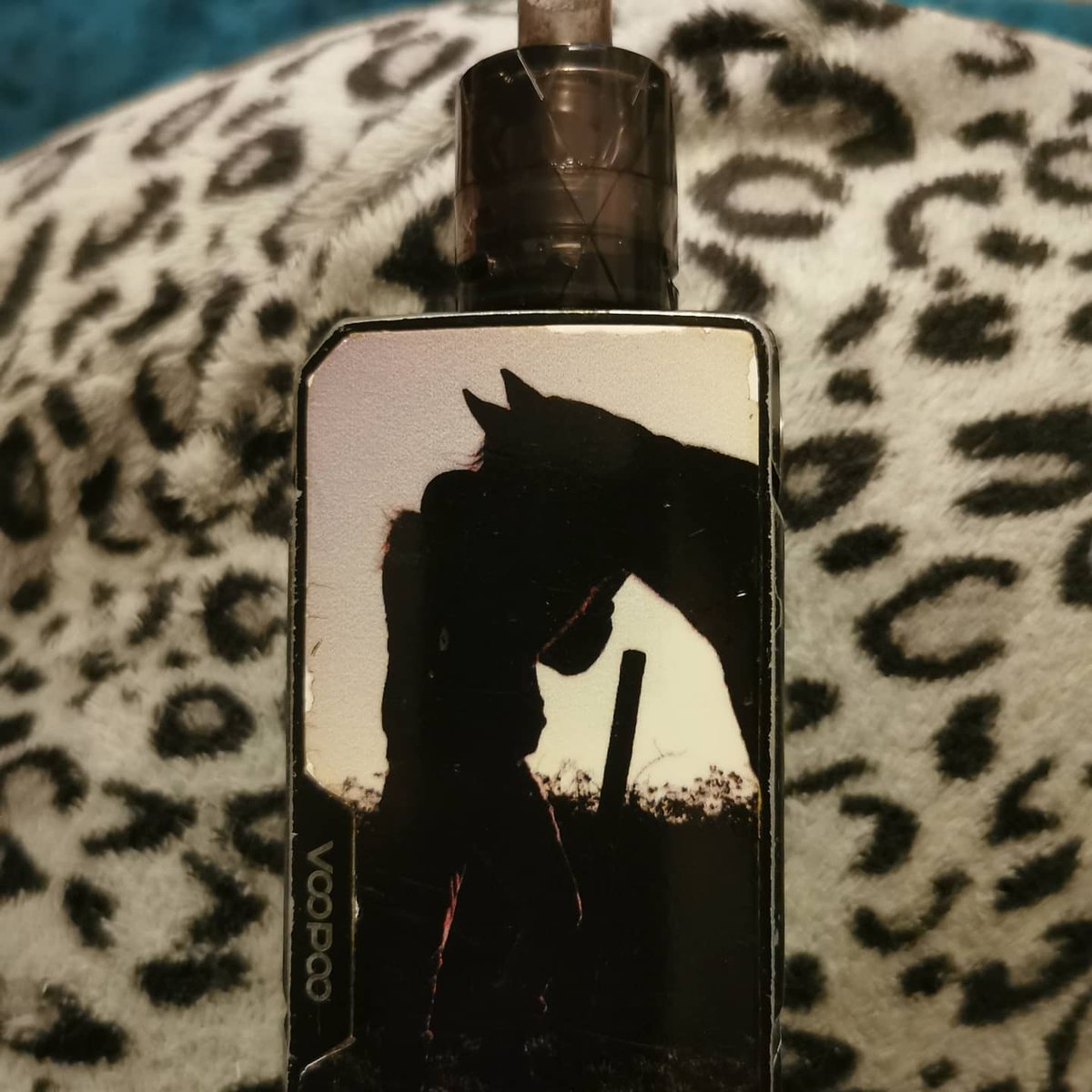 Tee6952087181's tweet photo. Personalised Drag 2 ❤️ with the freemax disposable tank! 
.
.
.
#voopoodrag2 #freemaxdisposabletank #freemaxoffical #voopoomoment #drag #vapingfriends #vapinggirlsdoitbest #vapenation #vapedaily #vaping #voopootech https://t.co/tLNqjBKz3a