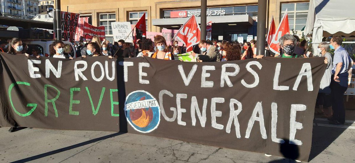 Banderole en route vers la grève générale, en manifestation
