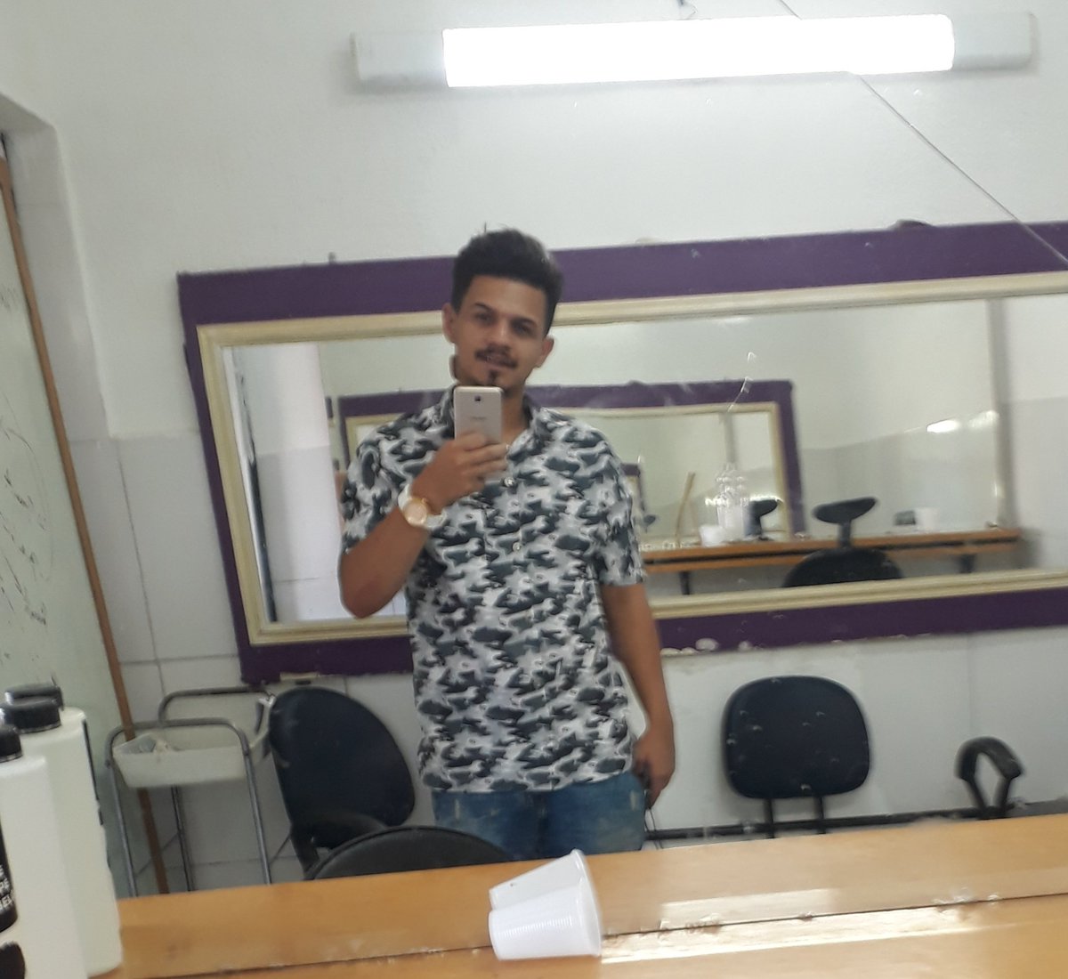 BarberLuyys's tweet photo. Ultima turna de hoje concluída, professor de Barbearia é minha profissão 😌🤩😜🚀 https://t.co/3tgZc1mlaA