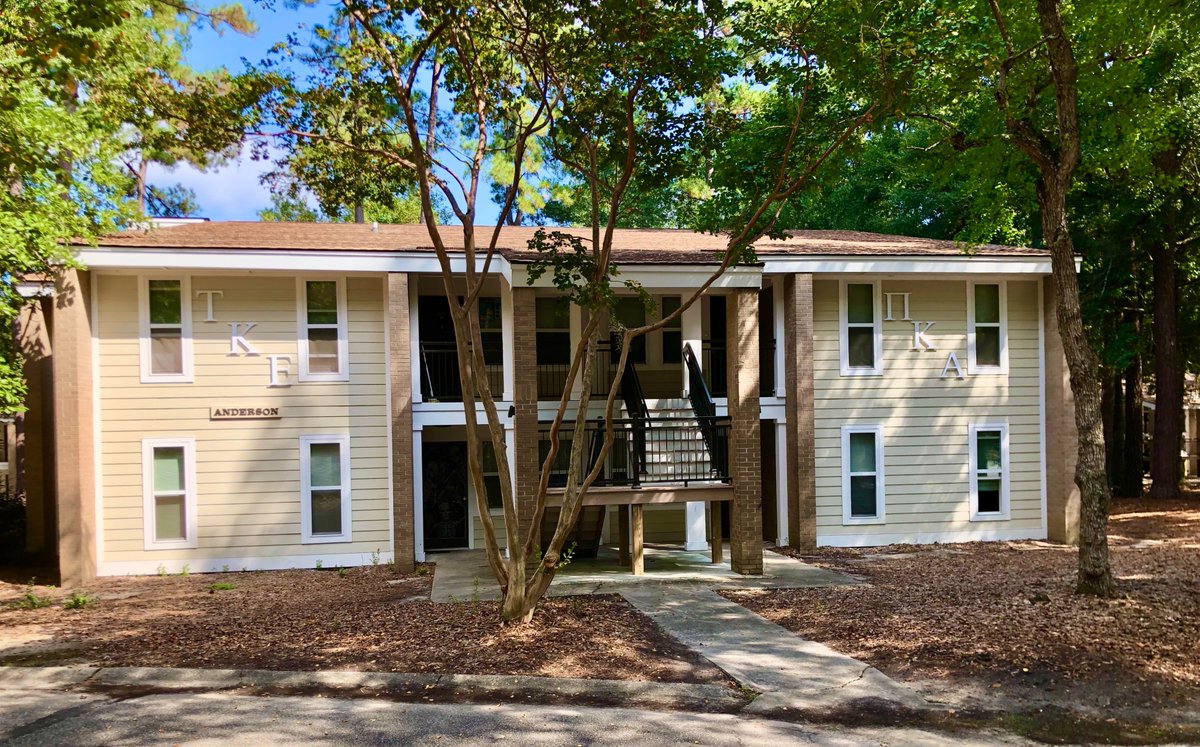 AlumniFMU's tweet photo. Did you know that FMU now has on-campus Greek Housing?  @pikesfmu and @FMU.TKE movd in this fall and have their letters up.  @fmu_kd have also moved into their on-campus housing but are awaiting their letters to go up.  Tag and repost to alumni brothers and sisters. #FMUat50 https://t.co/Xyz2m0cYkZ