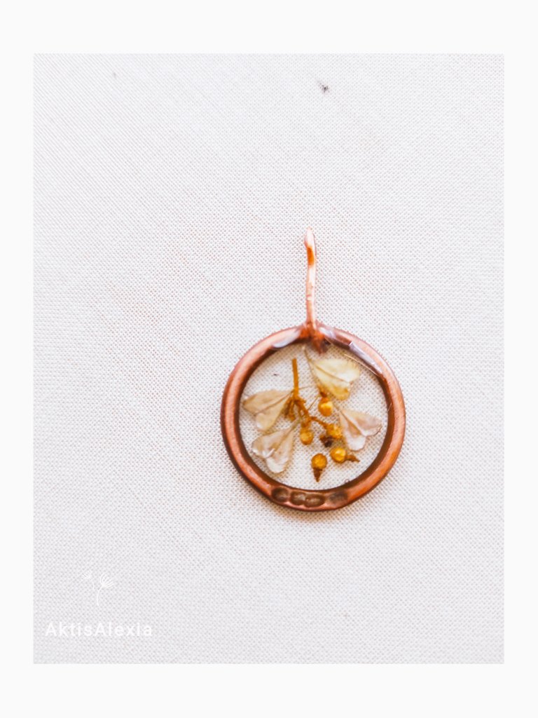 AlexiaGk's tweet photo. Nature, light, positive energy and beautiful creations at https://t.co/9KawEaBUML ✨ #naturelover #jewelry #jewellery #NaturePhotography #gemstones #rtsy #booth https://t.co/5tVvG4DYNm