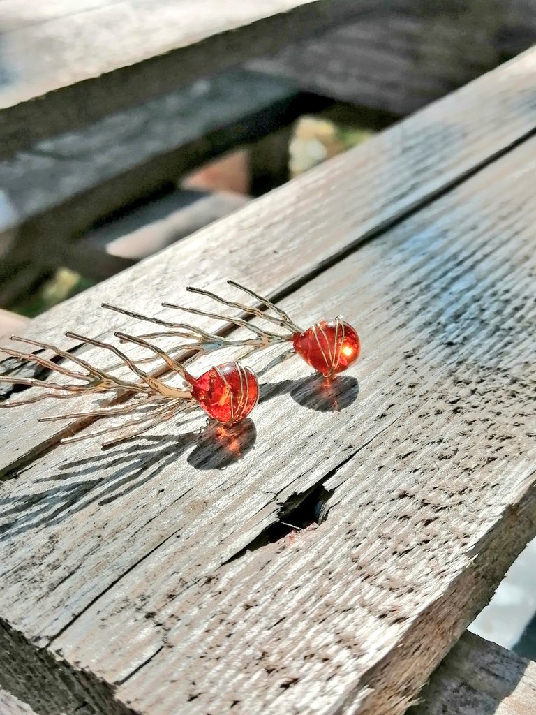 AlexiaGk's tweet photo. Nature, light, positive energy and beautiful creations at https://t.co/9KawEaBUML ✨ #naturelover #jewelry #jewellery #NaturePhotography #gemstones #rtsy #booth https://t.co/5tVvG4DYNm