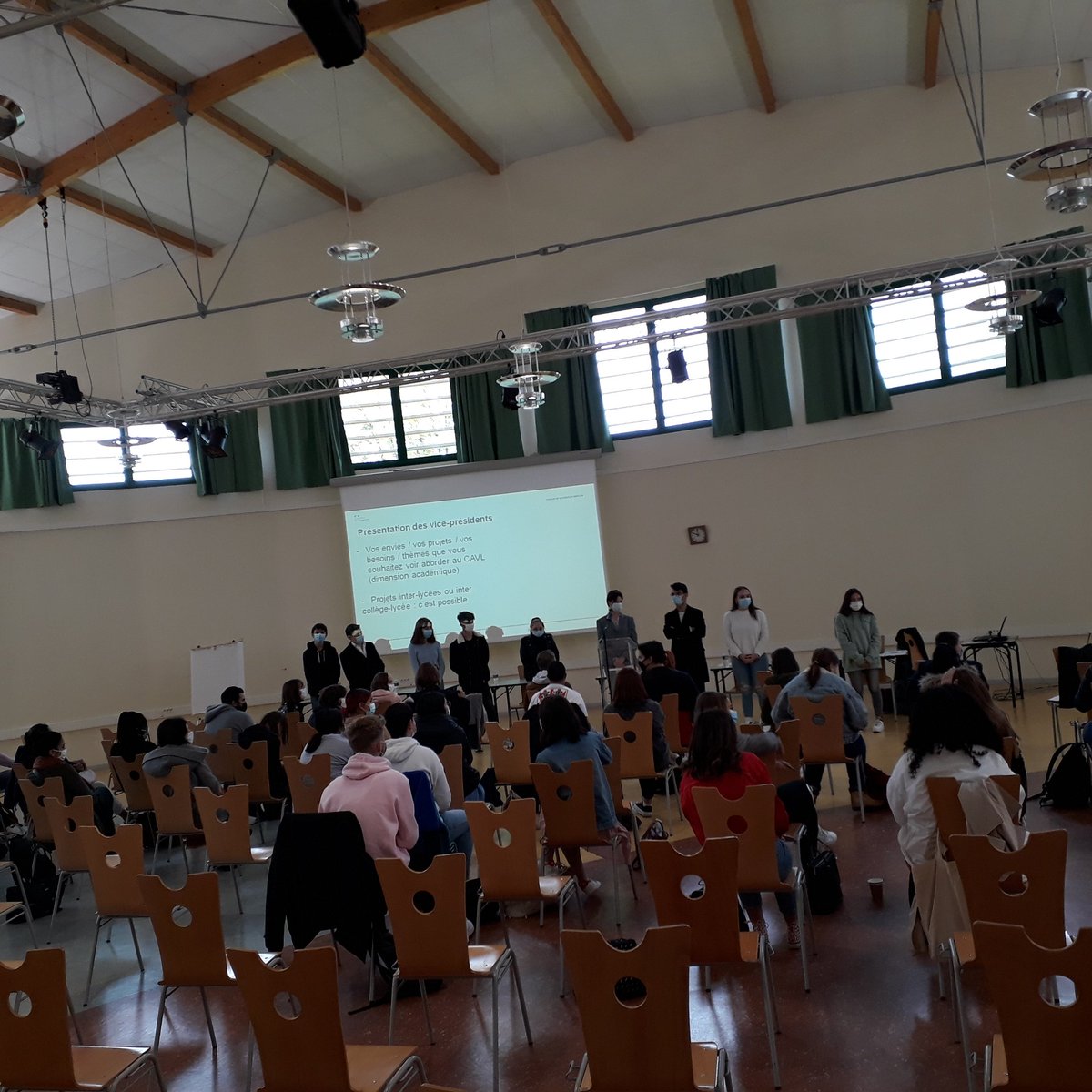 chmonnin25's tweet photo. Suite des rencontres #intercvl dans @acbesancon , au lycée Cuvier à Montbéliard pour les circonscriptions de l'Aire urbaine. Parmi les thèmes qui préoccupent les candidats au @CAVLBesac le développement durable, la santé, la solidarité, les arts @VieLyceenne https://t.co/pO23kzMqEL
