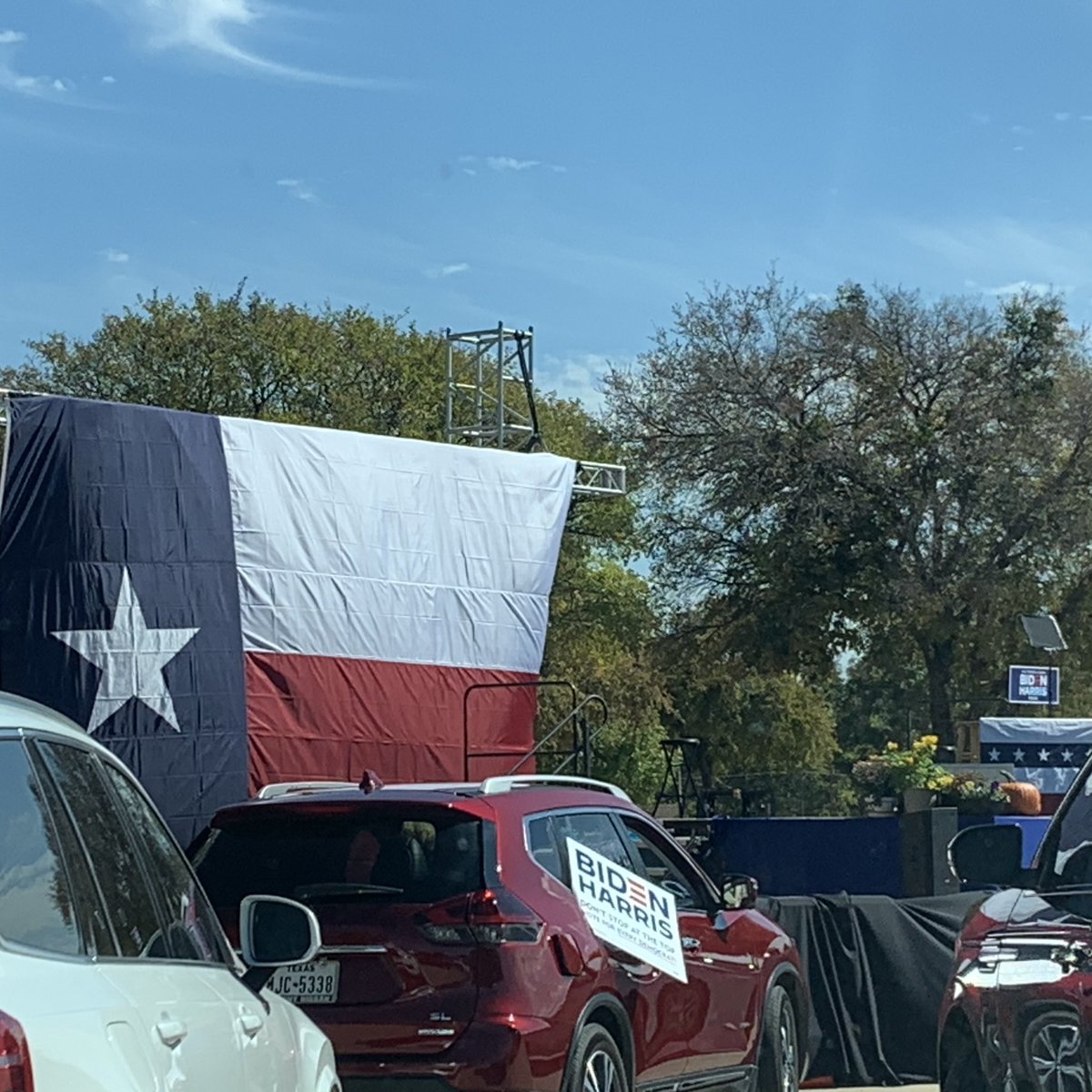 David_LopezJr's tweet image. Thank you to @LorraineForTX for the invite @texasdemocrats @TexasAFLCIO @dallasaflcio #BidenHarris #WeBuildTx #labor2020 #Local21 #LaborLeader