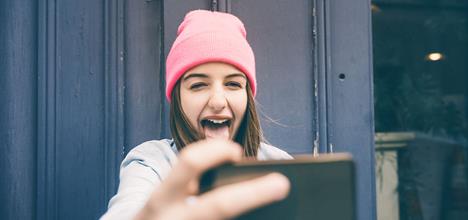 It is hard to keep up with what is trendy online, so be sure to teach your teen how to recognize positive internet challenges from internet challenges that can cause serious harm. ow.ly/25yG50BRtRT