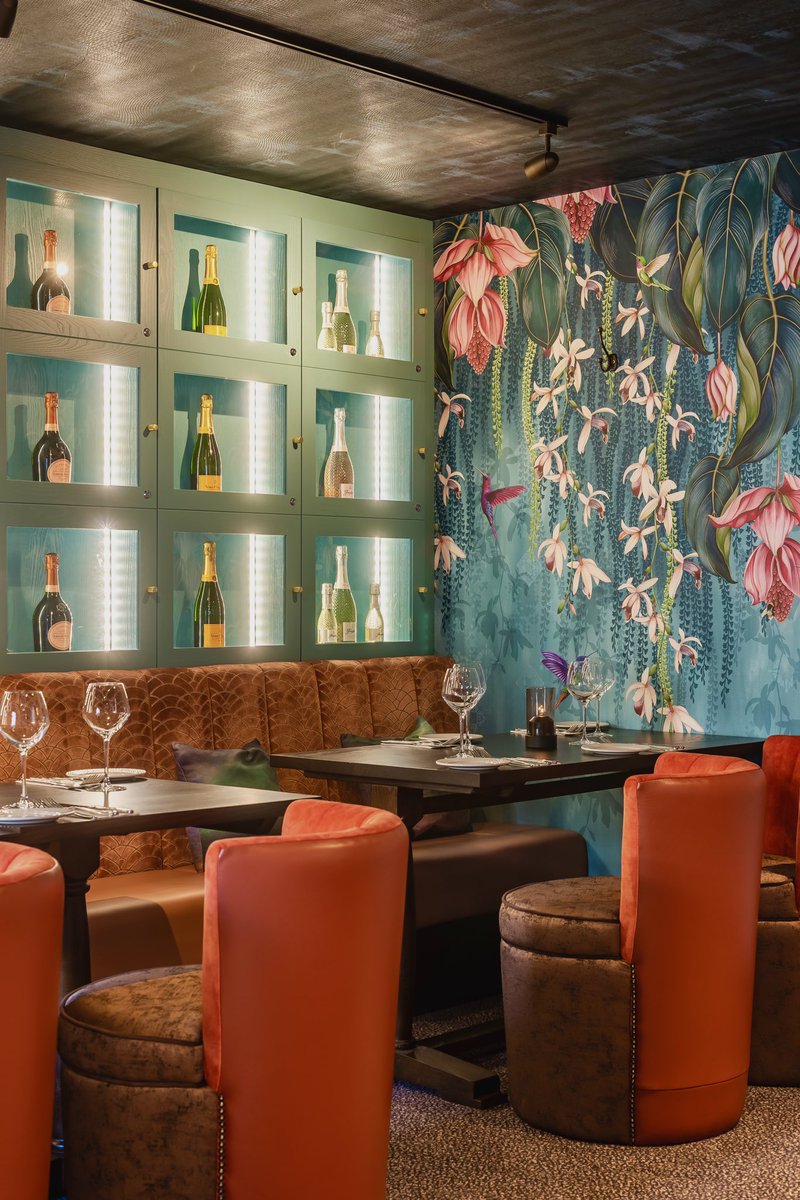JMDA_Interiors's tweet photo. Recently completed project from the Mandarin Concept created for @eatdrinkmb @mabplc @BotanistBristol #luxurybar #bardesigns #interiordesign #hospitality https://t.co/B2kizi1wql