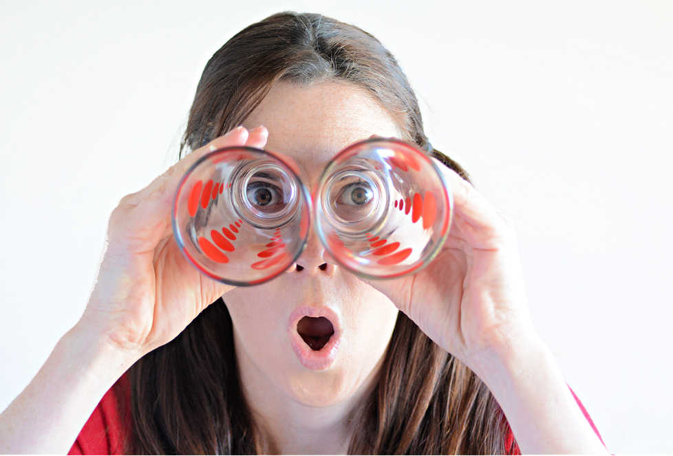 FunHealthTips's tweet image. If you can't read small print up close and need a quick (and FREE) DIY hack when you're at home, read this! bit.ly/2XaIqh9