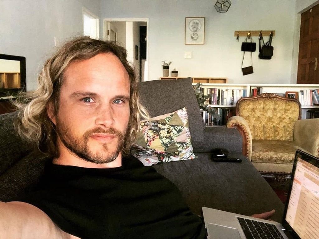 sa_artists's tweet image. Credit to @lennie.muller : Kantoor vir die dag besig met 'n paar opwindende dinge! 💥💥💥
.
.
.
#artistagent #bookingagent  #samusicscene #tour #livemusic #juanboucher #juanboucheralbumlaunch #daniereënwolf  #ilovemyjob #workhard #details #allinthedetails #office #hustle #atwo…