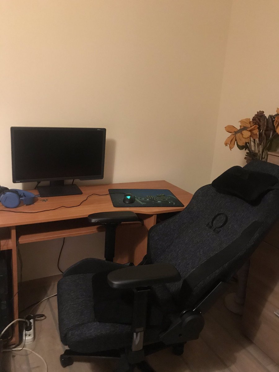 Secretlab Omega = amazing #Secretlab