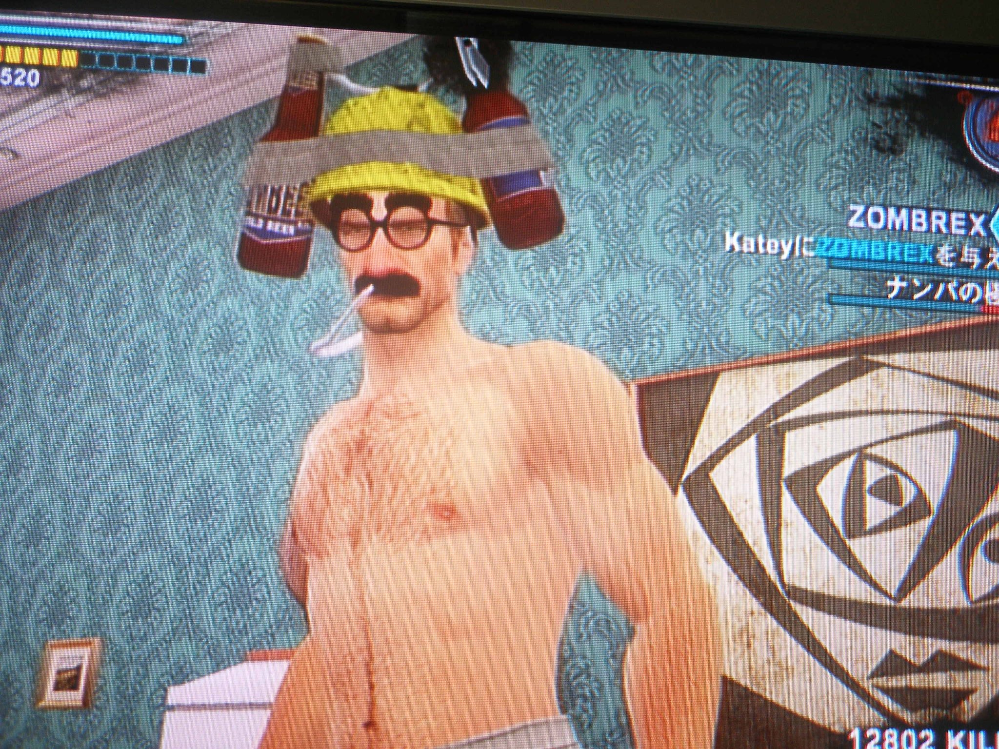 こげぽん デッドライジング２のコンボ武器 ビアハット みたいに ハロウィンはこんな格好してみても良いんじゃない 但しパンイチなら１００ 捕まるので 服はちゃんと着てね 工事用ヘルメットにビールを取り付ければ 手を使わなくてもビールが