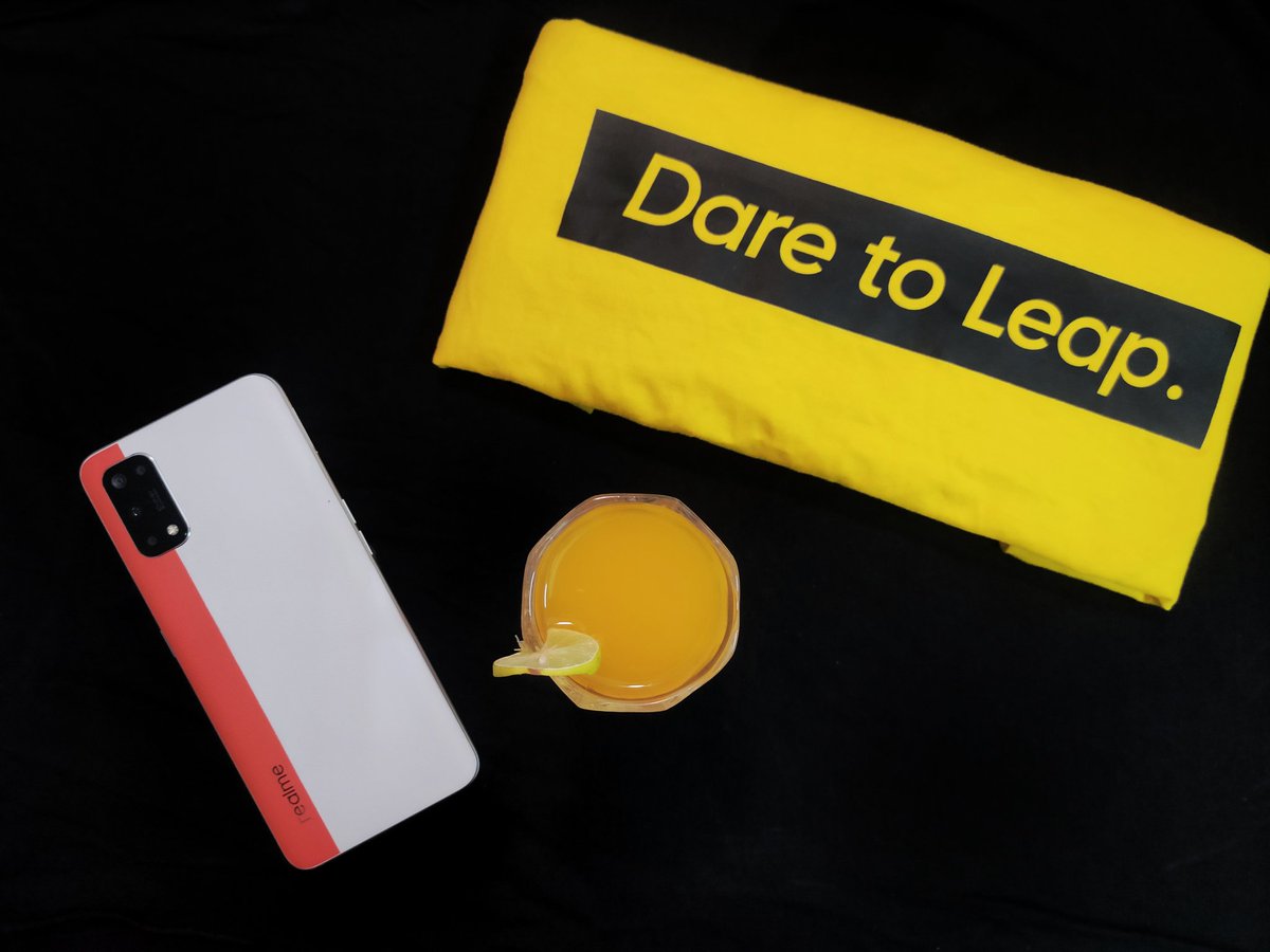 VaibhvWrites's tweet photo. Tried hands on flat lay photography 😉😉

I knw there is room of improvement and sure I will do next time.
But I m happy that I am improving myself ❤️
#realme
#realme7ProSE
#realme7series 
#daretoleap https://t.co/7kWj6z4oZP