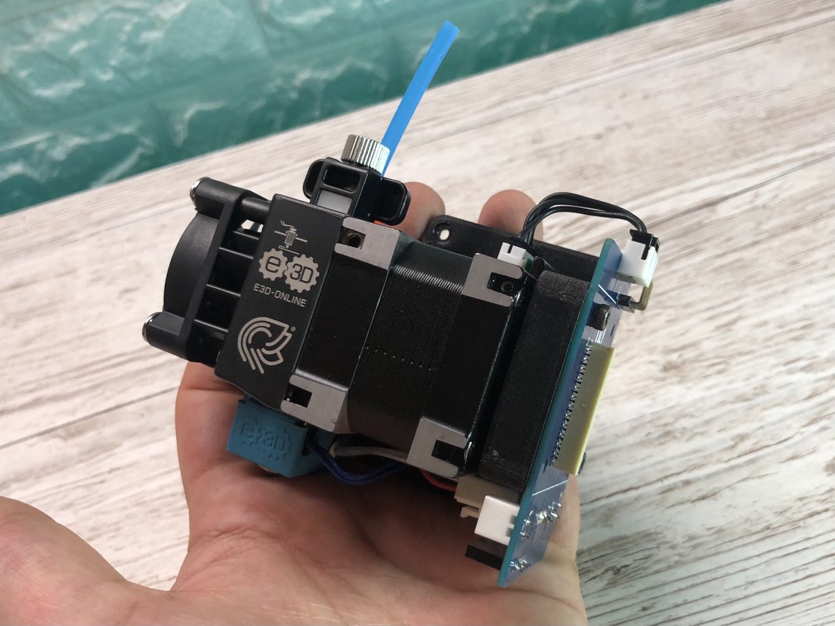 FilamentFrenzy's tweet photo. Thatβs a pretty little thing π
@E3DOnline #Hermera wrapped up in some beautiful mounting goodness by @3dmakernoob
#3Dprinting https://t.co/ihJeh61O2y
