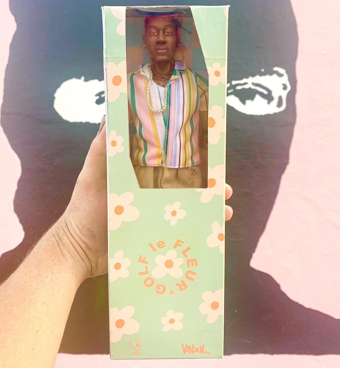 _vandul's tweet photo. #GIVEAWAY 🎉🎊 retweet to enter, winner gets a mini praying Vandul + stickers and a small art print and will be DM’d Sunday🙏 running this on all of my social media accounts so three chances to win  🙌 #golfwang https://t.co/5XKy2j8d8V