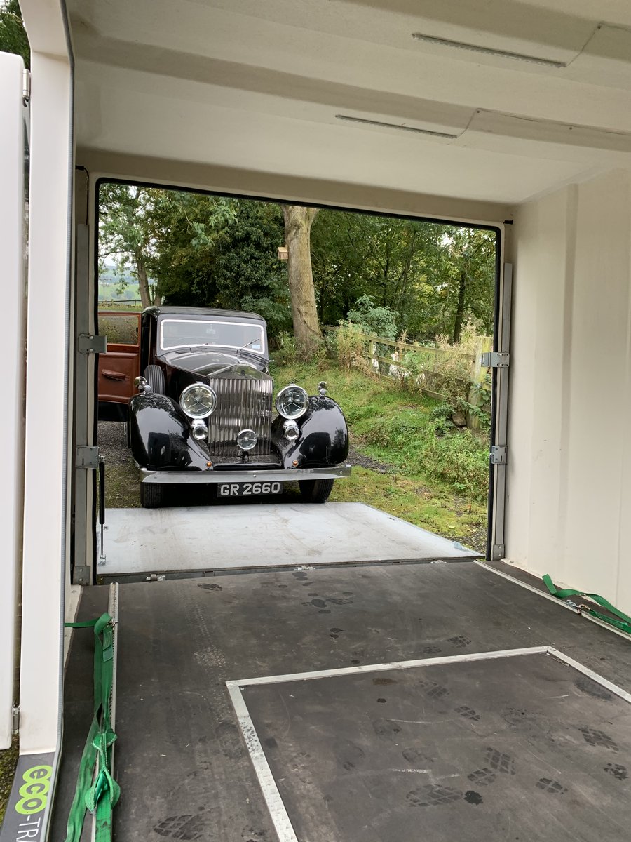 pipe_classic's tweet photo. A busy but wonderful day yesterday collecting this gorgeous lady  and bringing her into storage while her owners move house. And this cheeky looking very early Ford Escort (yes it's an Escort!) didn't want to be left out! #rollsroyce #classiccars #cartransport #vintagestyle https://t.co/ZY4MsRreVF