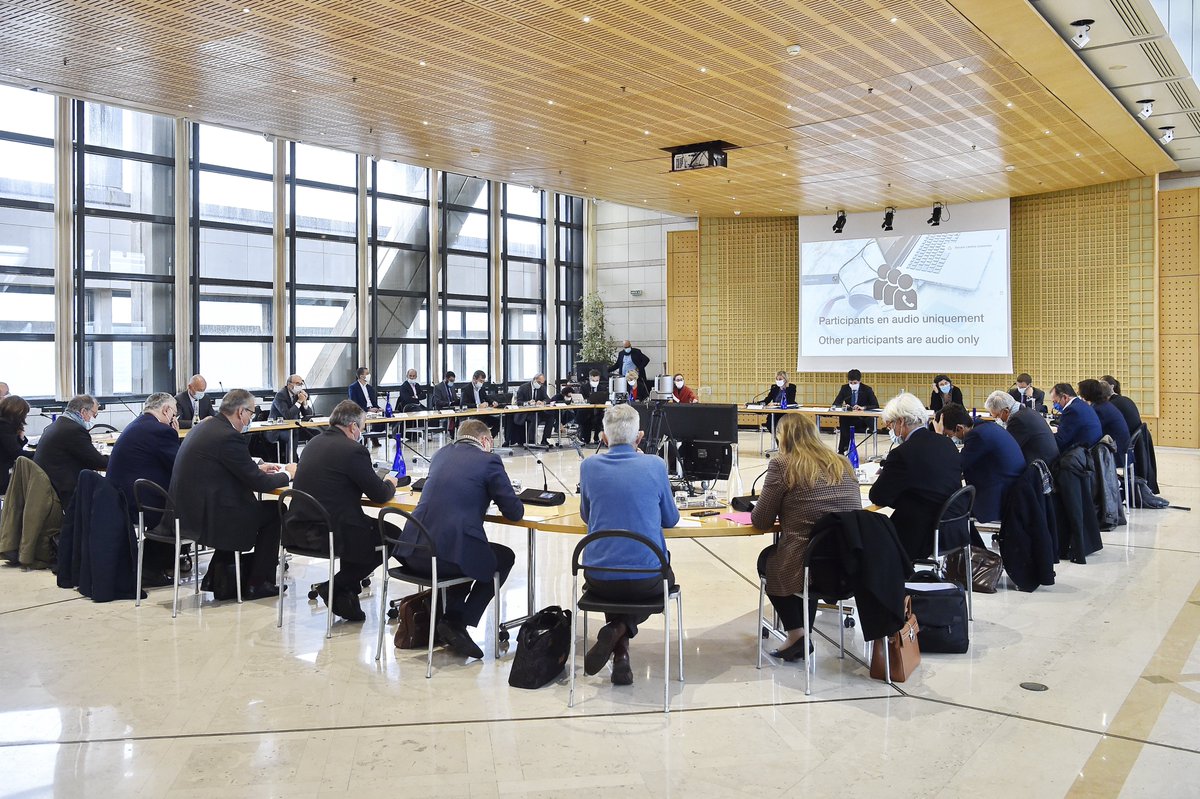 AgnesRunacher's tweet photo. Avec @J_Denormandie nous avons réuni à #Bercy les représentants des producteurs agricoles, des industries agro-alimentaires et des distributeurs.

🌾 Notre priorité : la mise en œuvre du plan de relance pour la filière et une meilleure répartition de la valeur grâce à #EGALIM. https://t.co/tAuSUD7X3L