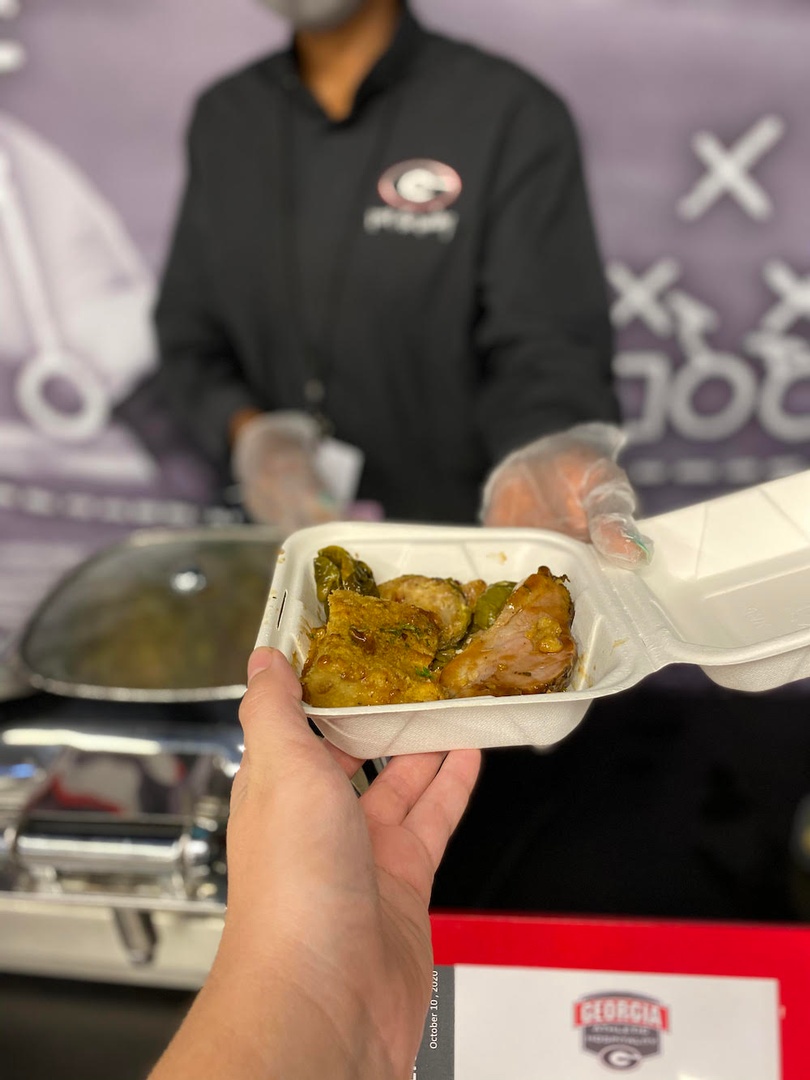 proofpudding1's tweet photo. UGA locked in a home win over the weekend! Shout out to our #POPstar suites team bringing the best in catering to fans safely and creatively! #GoDawgs https://t.co/IROjOFal26