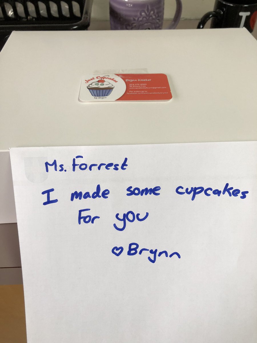 EmilyRForrest's tweet photo. Wow are my students talented and so sweet! Get at Just Cupcakes by Brynn for all of your cupcake cravings. They taste as delicious as they look! @nmcLRSD #gratitude https://t.co/tztc6bitY3