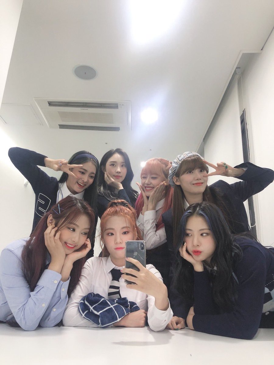 Cignature is a 7-member group created by J9 Entertainment. They made their debut on February 3rd, 2020 with the single Nun Nu Na Na. They have since then released another single, ASSA, on April 5th of this year and they just came back with their first EP album, Listen & Speak.