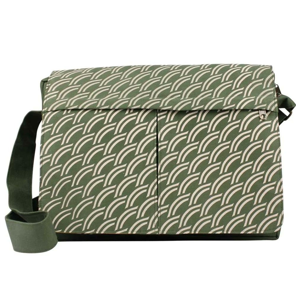 ZeeBeeMarket's tweet photo. All your essentials for work or school in one beautiful place. Check out this #FairTradeMonth #NewArrival and our collection of messenger bags in our stores 11-4 or online> https://t.co/3Y87D1KiJk
#zeebeemarket #ethicalshopping #FindFairTrade #FairTradeSolidarity #shoplocal https://t.co/TWF2aF4ZeL