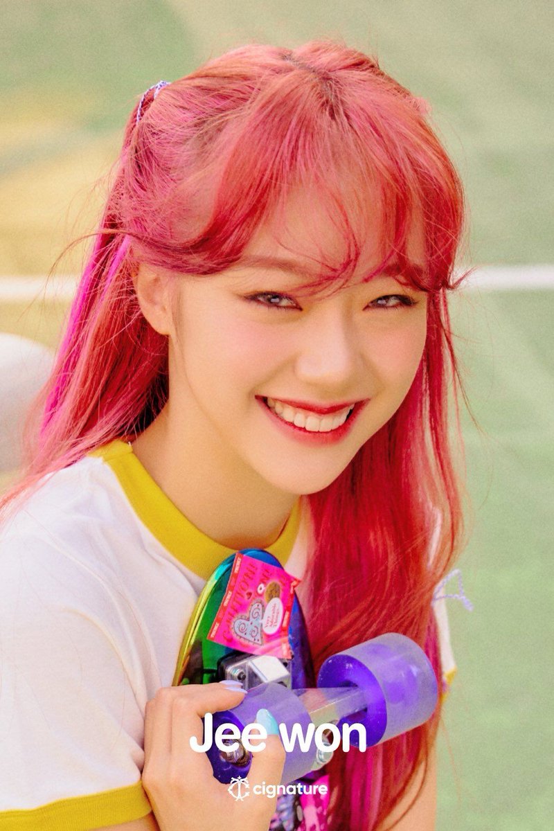 Jeewon/Jiwon (지원) (Kim Ji Won, 김지원). She's the vocalist, center and face of the group. She was born in Busan, South Korea on april 1st, 1999 and she's also an aries like Semi. She was a former BlockBerry Creative trainee & also a former member of GOOD DAY.