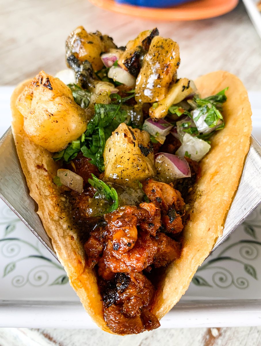 Fat_Rosies's tweet photo. All up in our grill: Al Pastor 🌮 Look at that guajillo-grilled pork &amp; juicy grilled pineapple goodness.

Get ‘em in our home, order online for curbside pickup, or have tacos delivered. #FatRosies https://t.co/HdRuHVDuae