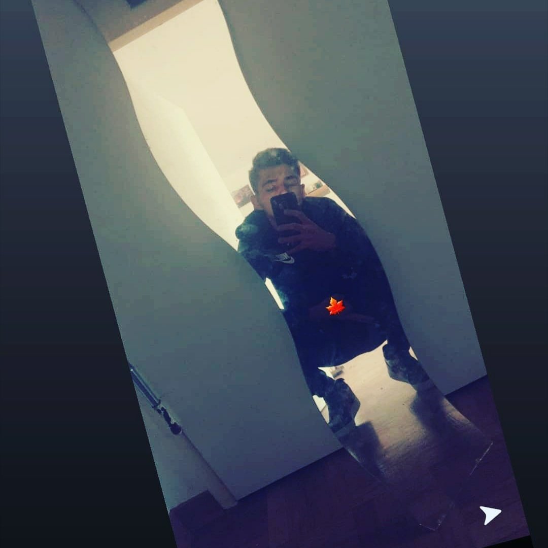 bxnger57's tweet photo. Einfach auseinandergelebt
Bewegst dich doch lange auf einem anderen Weg
Deine soganneten freunde alles fake
Wen du aufwachst, dan ist es zu spät 🔥~Bonez Mc❤🍁
#Hash #Haze Kush #Stanni #Pole #ÖL #THC #Joint #Bong #Skuff #Dealer #indenkopfballern❤🍁🍁🍁🍁 https://t.co/G1bn6RkSyB