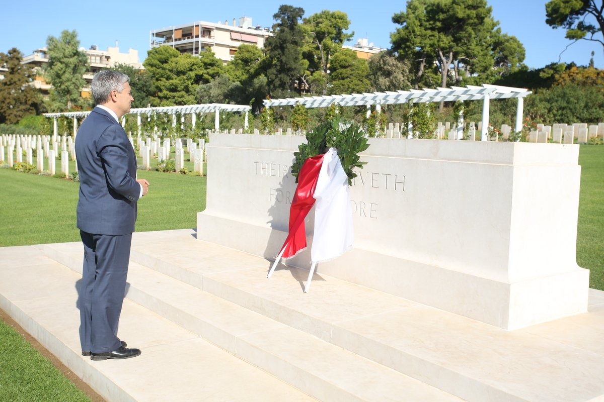 Today in #Greece, Minister Champagne attended a commemoration for Canadian Armed Forces members who died in the tragic helicopter crash last April in the Ionian Sea. 🇨🇦 thanks 🇬🇷 for its support following that day’s tragic events.