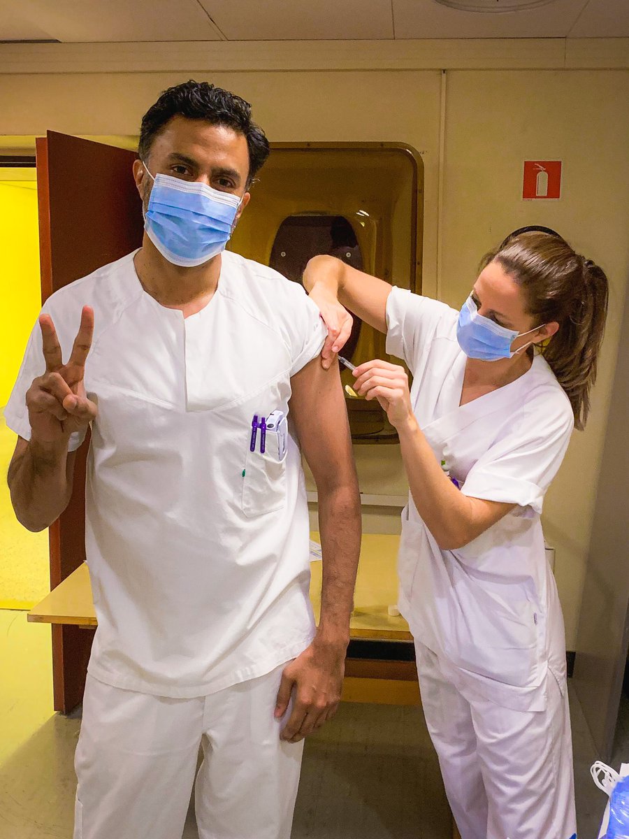 Jeg har tatt årets influensavaksine, noe jeg anser som et privilegium. Jeg beskyttes mot sykdom, kan stå i arbeid når influensasesongen kommer og beskytter pasientene mot smitte. Alle som jobber med pasienter, eller er i risikogrupper bør ta vaksinen. Viktigere i år enn noen gang