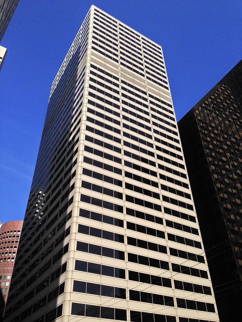 10/100 Pine Center and 45 Fremont Street both decided to mix things up by grouping the windows into small rows of 3 or 4.