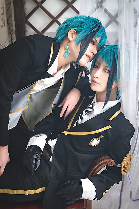 _m_e_t's tweet photo. ⚠️Cosplay／twst

 🦈Floyd Leech 🌙 Jade  Leech🐬 

🦈 るんるん虫 @runmushi_yuuri  
🐬 ゆめと @_m_e_t 

Photo&amp;Developing： ゆうきぃ @twyuukitw 
※敬称略 https://t.co/0QG2LqPZ3T