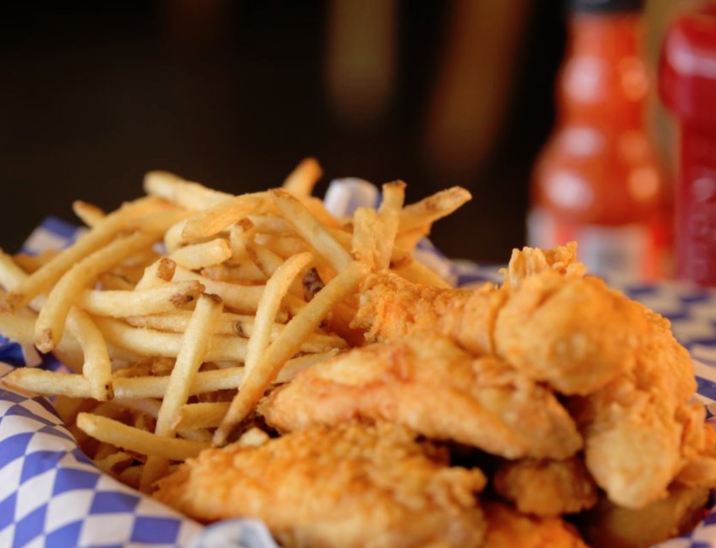 ChickenShackCa's tweet image. Let's break it down for a minute 😜 
 
📲Click here to Order for Pickup ➡ chickenshackhfd.square.site