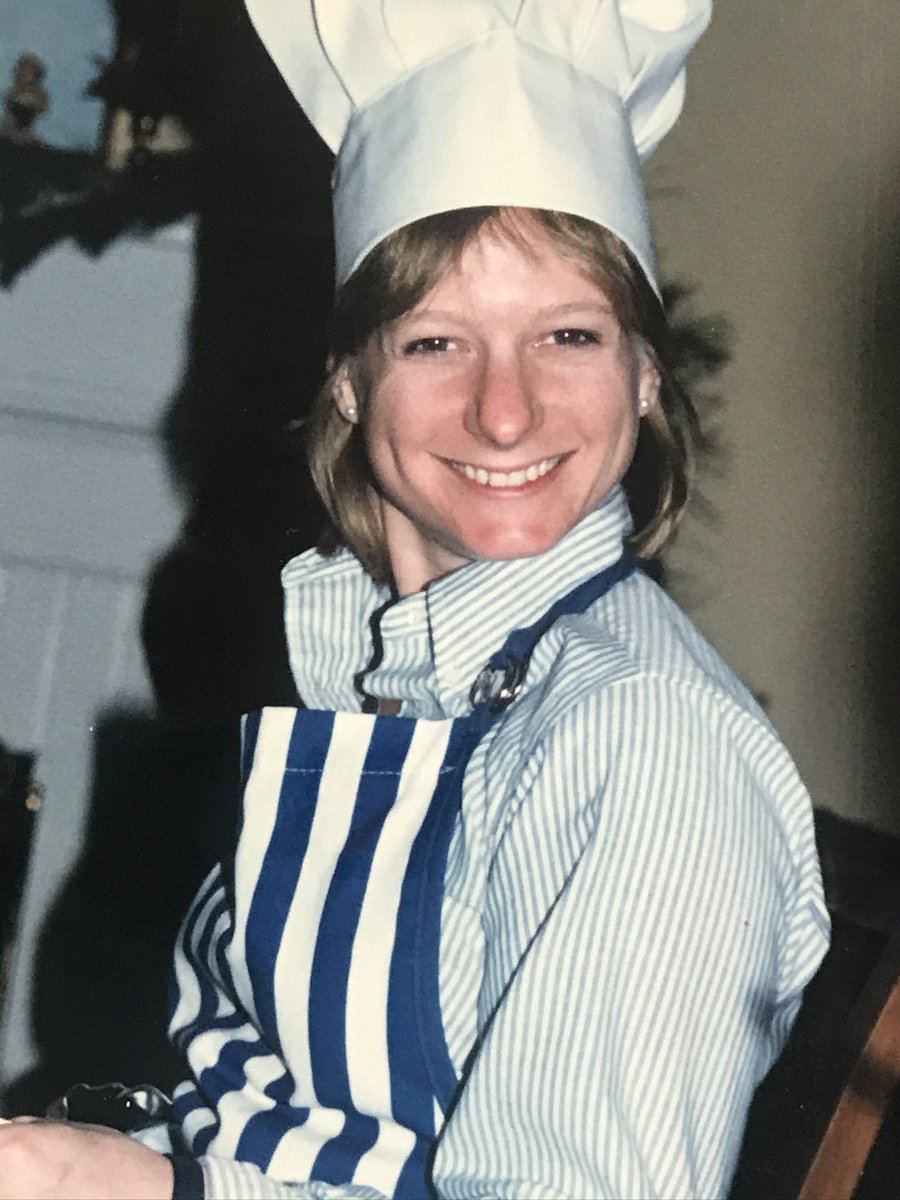 Vickikenn2's tweet photo. 20 years ago I lost my best friend & sis-in-law to MBC. She had limited treatment options compared to today. But it’s never enough until there’s a cure. #MBCAwarenessday #facingmbctogether https://t.co/zmq4NTeHEO