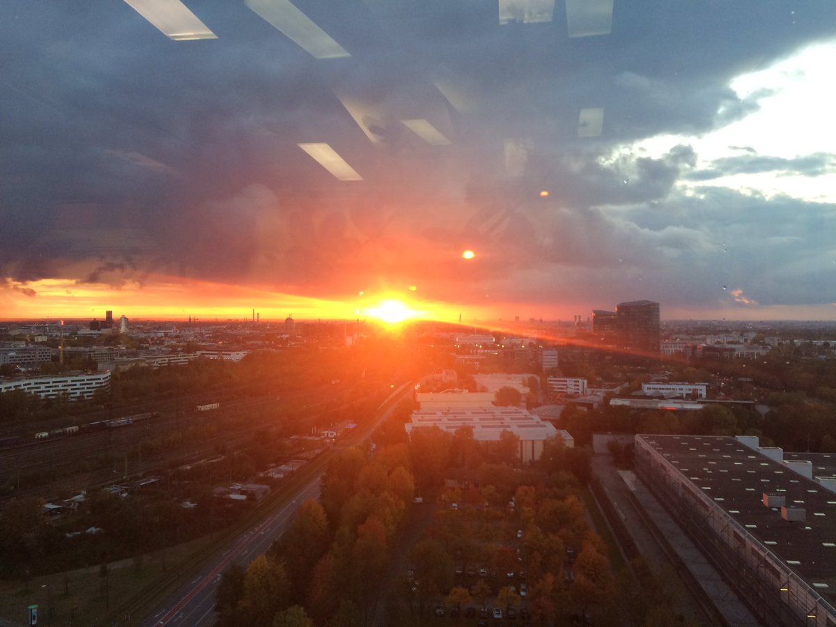 Ein Grund, warum es sich lohnt, ins Büro zu gehen. #sz #sueddeutsche #homeoffice