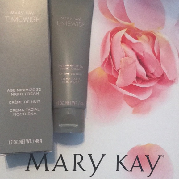 mpconverse's tweet image. Check out my favorite Mary Kay moisturizer,  TimeWise Age Minimize 3D Night Cream! This daily skin-saver is one product I cannot live without. 💖  What's your favorite Mary Kay product? #MKBeautyBeyond