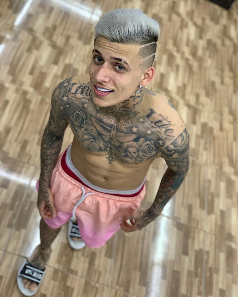 pedrnaticalalaa's tweet photo. "PERFEIÇÃO NÃO EXISTI" 
A é dúvida??? TOMAA https://t.co/yBcLKuxAdi