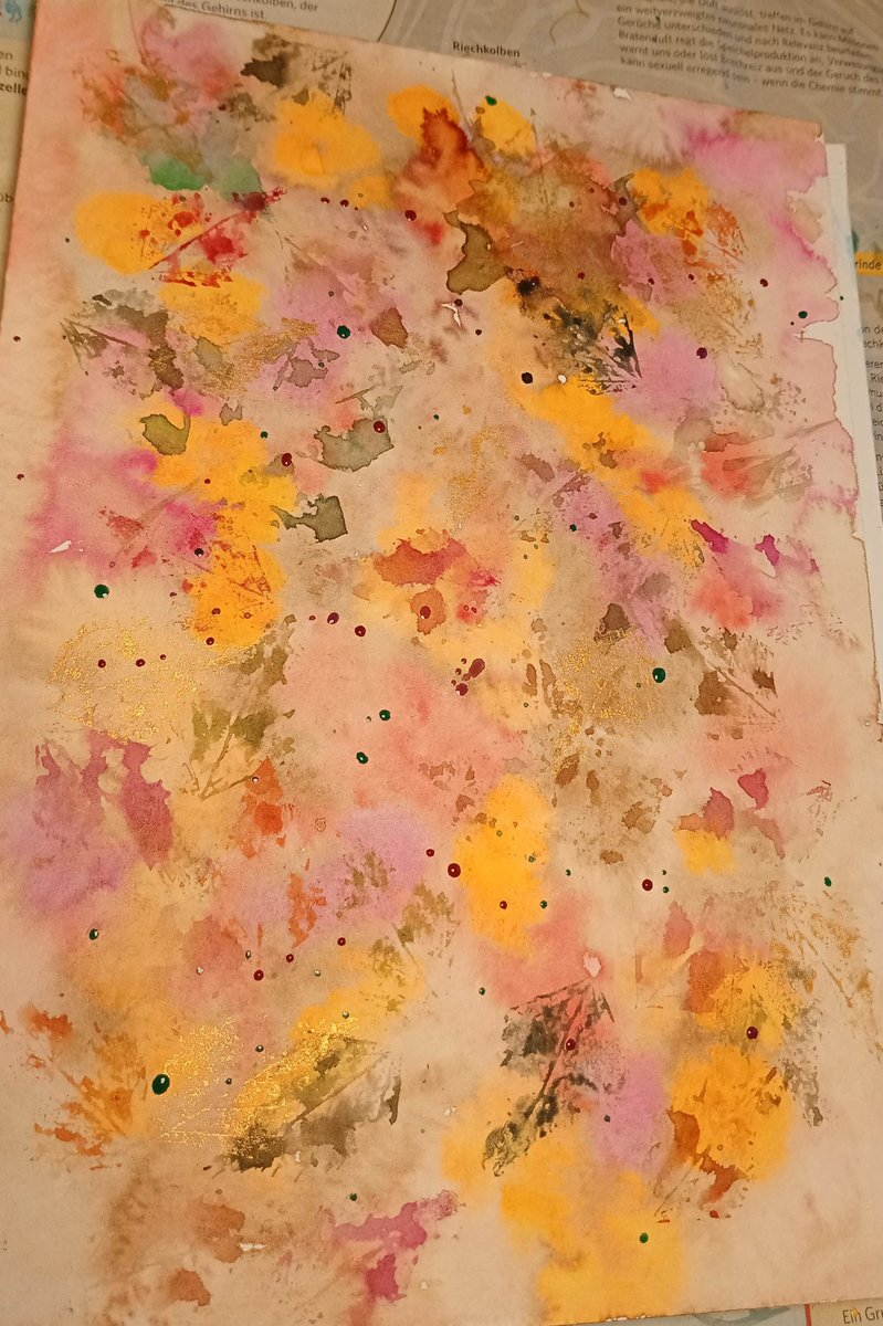 ChrisUKoeppl's tweet photo. #workinprogress
Weiter geht's:
Herbstfarben in allen Nuancen, wild aufs Papier getropft
Trocknen lassen.
Mit Herbstblättern Umrisse drauf getupft.
Fortsetzung folgt...
#aquarell #herbstfarben #buchzeichen #lesezeichen #herbstblätter #herbstfeuer #autumnfire #Autumn2020 https://t.co/j1mCJTnSkx