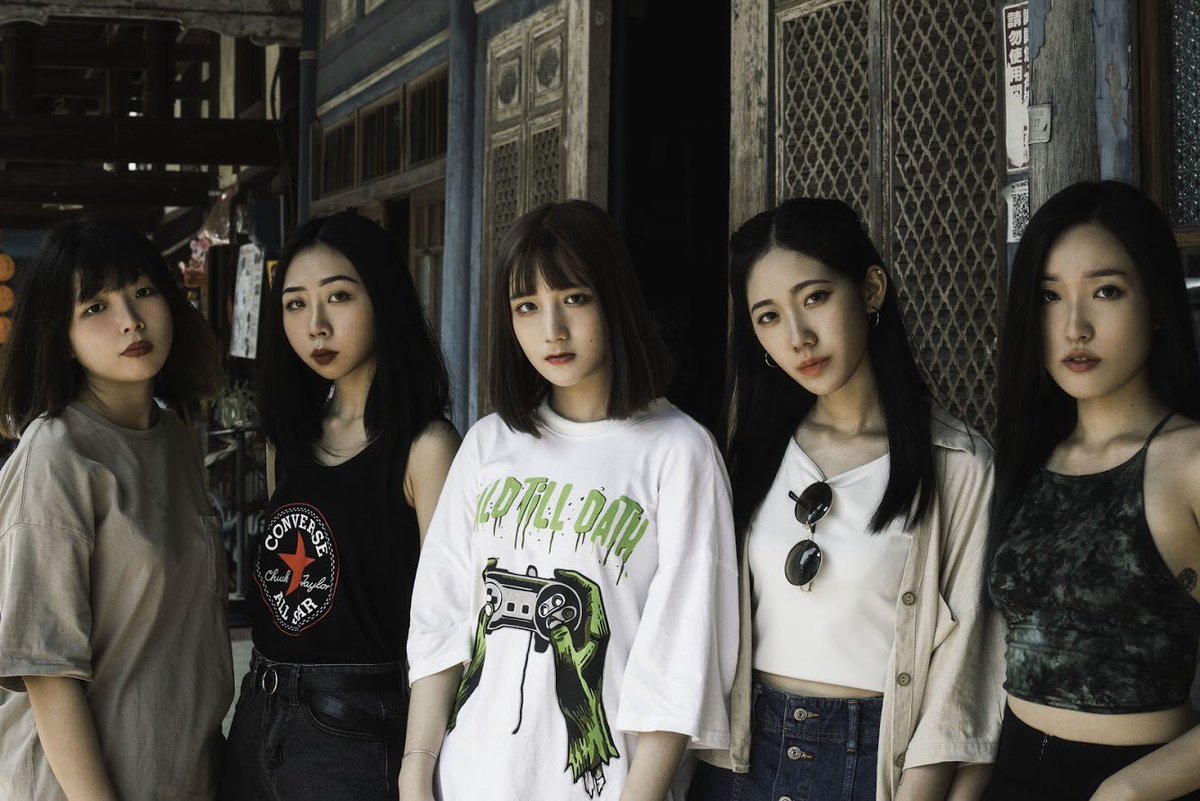 makemake_band's tweet image. #makemakeband #band #アー写 #ガールズバンド #taiwan #metalcore #台湾