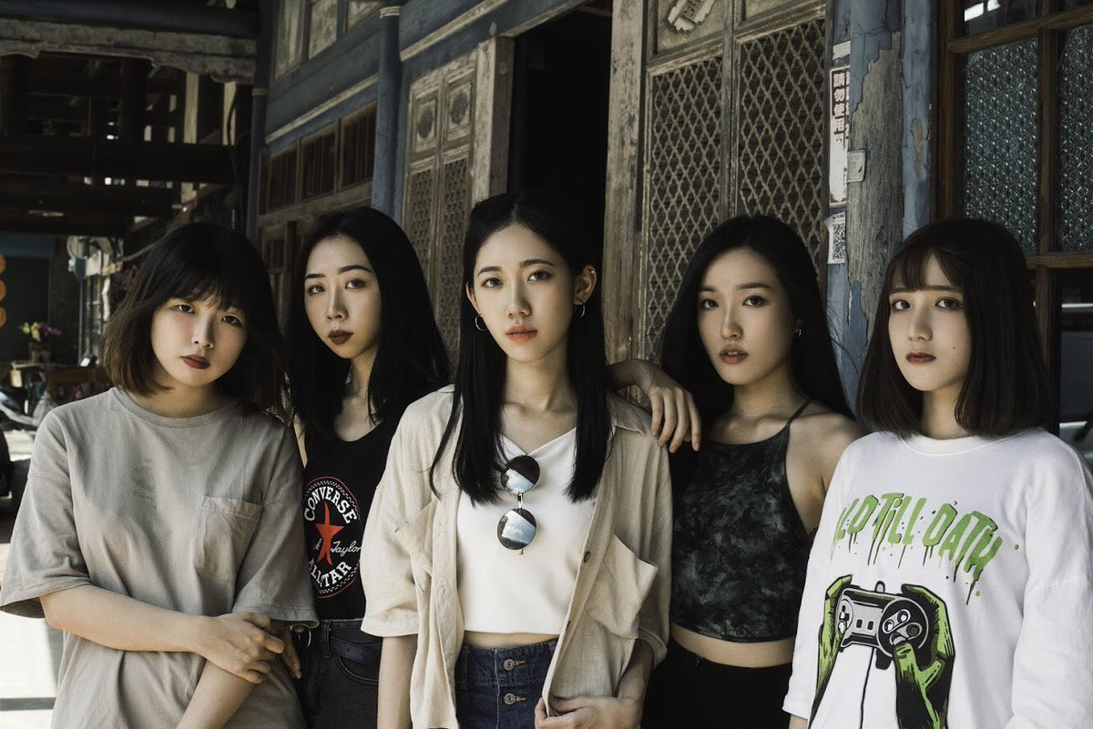 makemake_band's tweet image. #makemakeband #band #アー写 #ガールズバンド #taiwan #metalcore #台湾