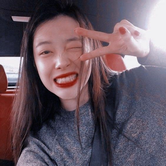 npomvtt's tweet photo. Querida Sulli, você é luz, amor e esperança. Que toda sua trajetória seja lembrada sempre e que você esteja bem onde quer que esteja.

Sua paz é o ponto mais importante, e nossas memórias serão guardadas com muito carinho e amor.💖🍑

#Remember_Sulli https://t.co/dRAMGgnkKB