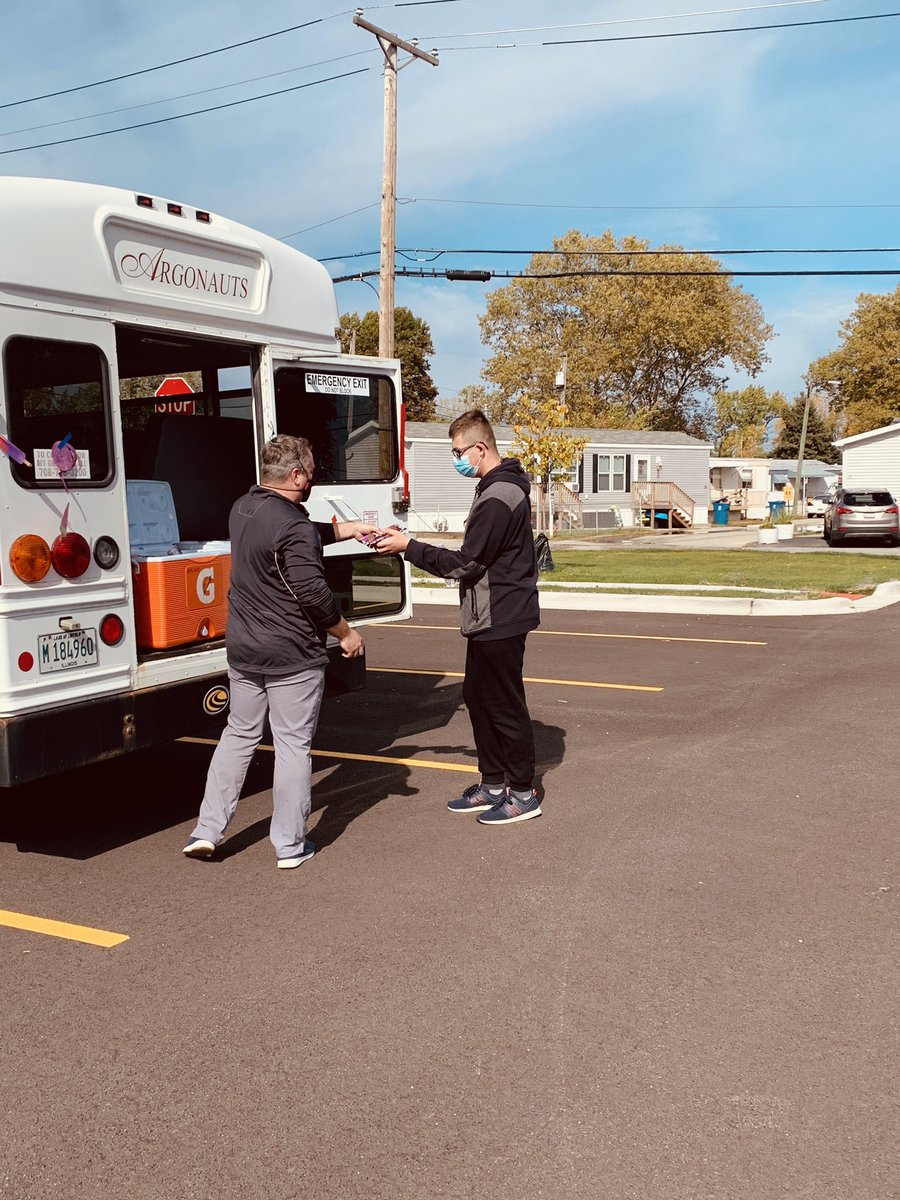 touliosedD's tweet photo. Great job to the Argo Administration in our first Socially Distanced Ice Cream Social. #argocommunitystrong #argocommunityhighschool https://t.co/P1IcNR1Dvl
