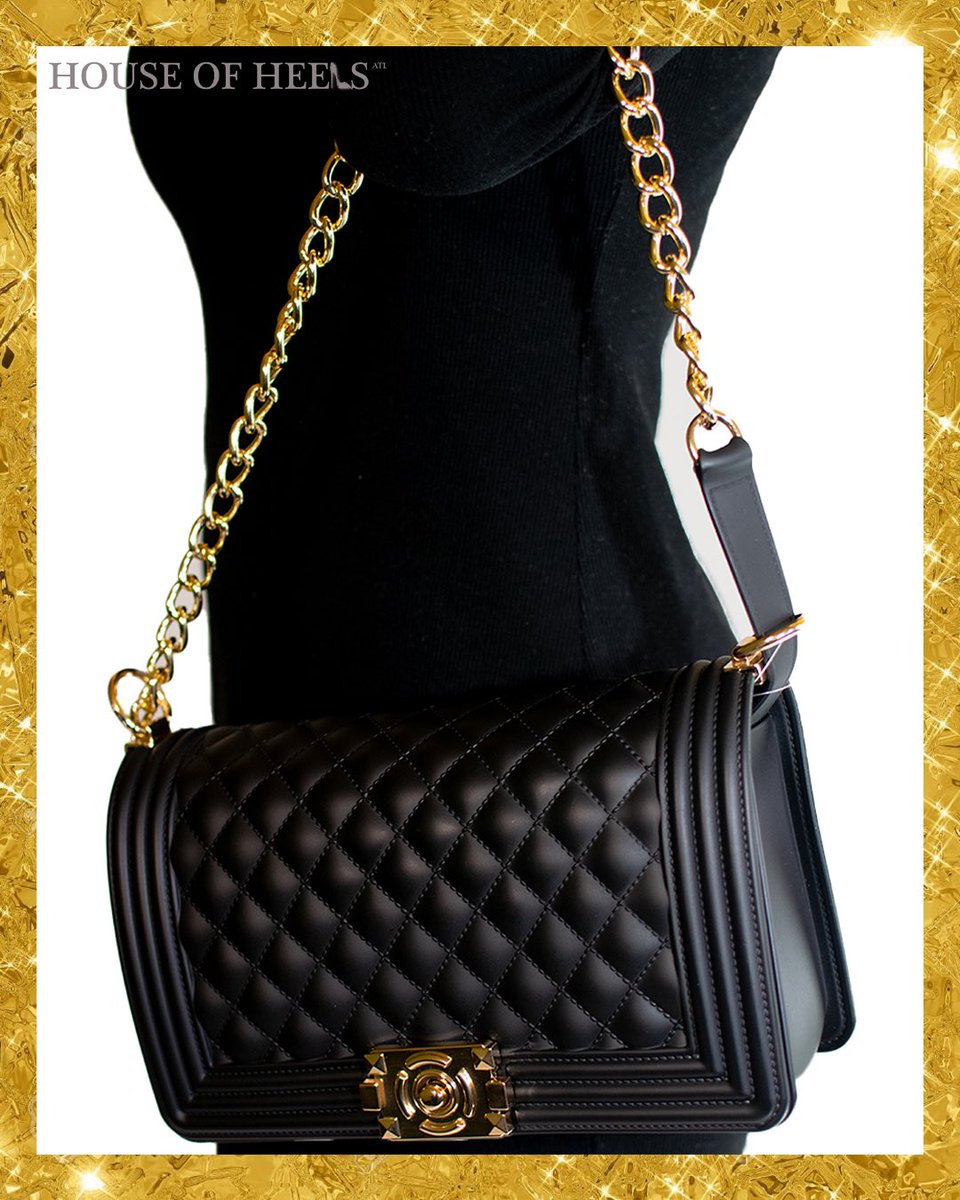The 7-Figure Queen Bag comes in 4 different colors: Deep Red, Gold, Black, &amp; Chocolate. 😍

houseofheelsatl.com/collections/al…

#HouseOfHeels
#HOHATL
#WomensShoes
#ShoeLover
#ShoesAddict
#Heels
#Handbags